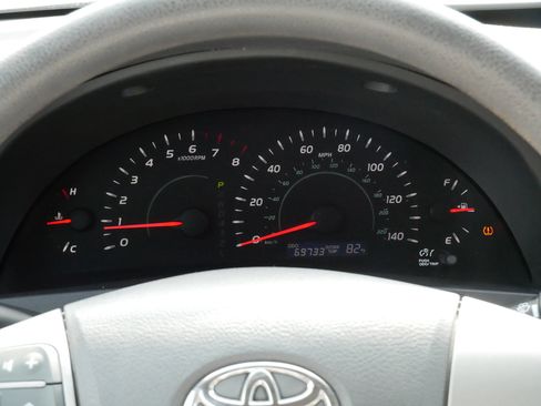 Used 2009 Toyota Camry LE FWD image 21