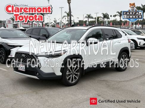Used 2023 Toyota Corolla Cross XLE w/ Convenience Package FWD image 1