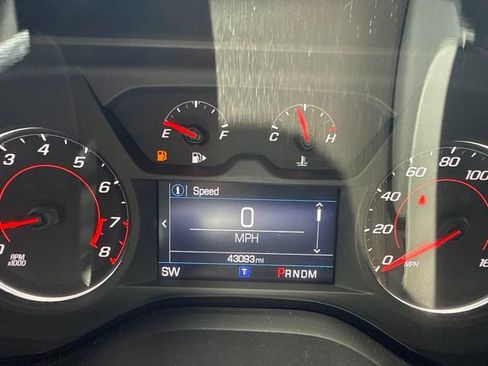 Used 2023 Chevrolet Camaro LT RWD image 11