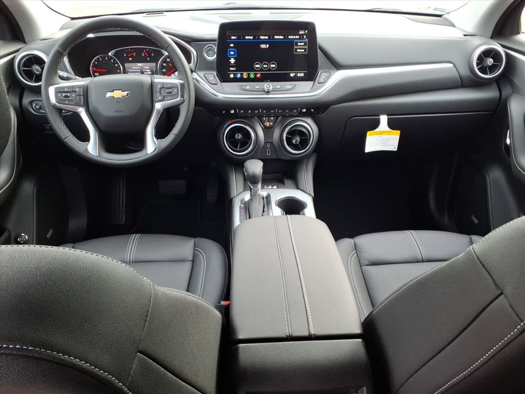 New 2026 Chevrolet Blazer LT w/ Sound & Technology Package FWD image 19