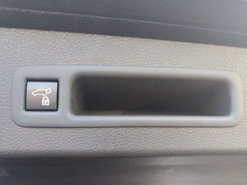 Used 2024 Toyota Sienna AWD image 6