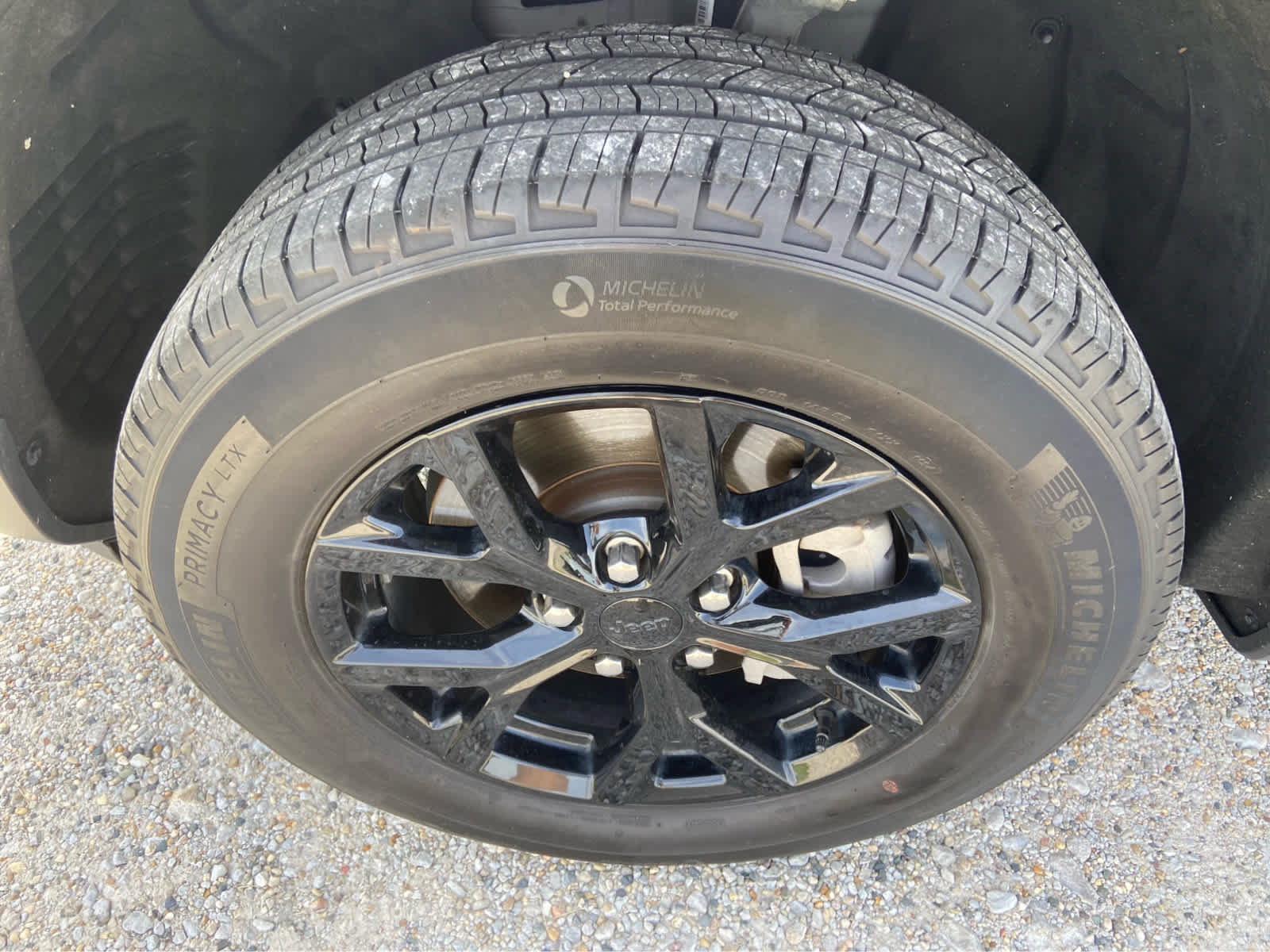 Used 2024 Jeep Grand Cherokee L Altitude AWD/4WD image 14