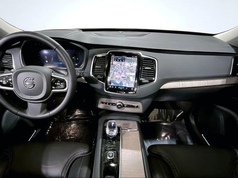 Certified 2023 Volvo XC90 B6 Ultimate image 17