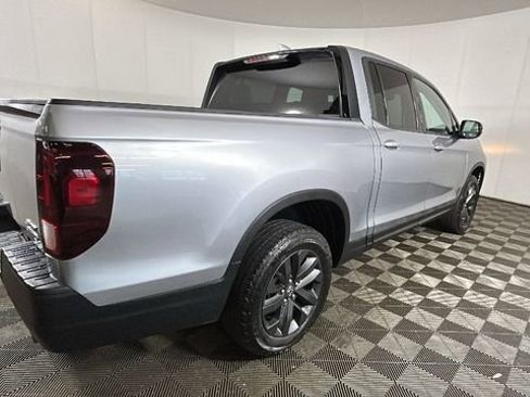 Used 2023 Honda Ridgeline Sport image 2