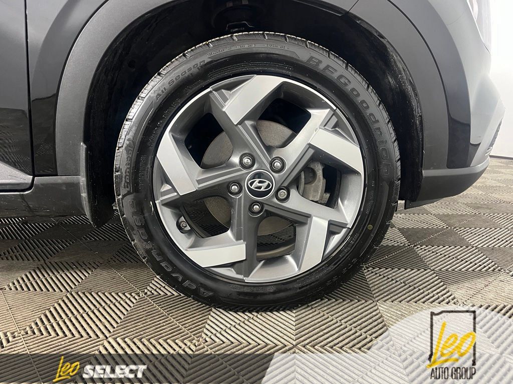 Used 2021 Hyundai Venue SEL FWD image 29
