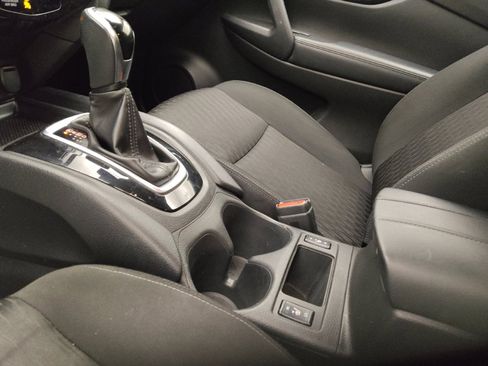 Used 2020 Nissan Rogue SV AWD/4WD image 26