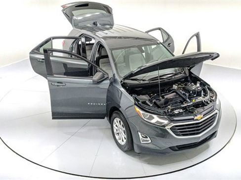 Certified 2019 Chevrolet Equinox LS w/ LS Convenience Package image 31