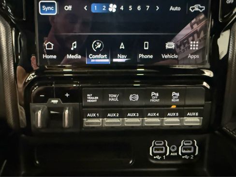 Used 2022 RAM 3500 Limited AWD/4WD image 19