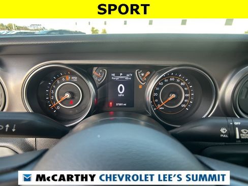 Used 2021 Jeep Gladiator Sport image 28