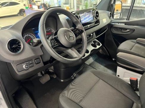 Used 2026 Mercedes-Benz Sprinter 2500 image 8