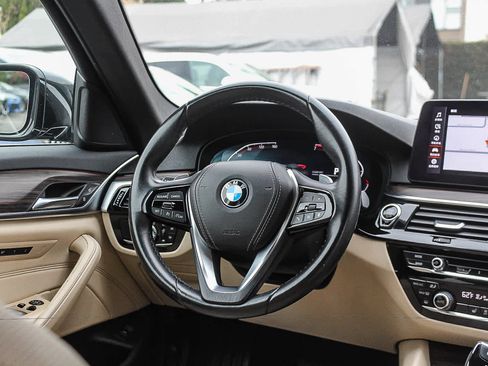 Used 2021 BMW 530i w/ Convenience Package RWD image 13