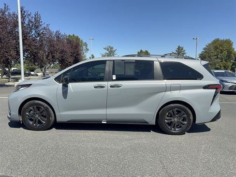 Used 2026 Toyota Sienna XSE AWD/4WD image 37
