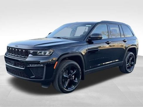 New 2026 Jeep Grand Cherokee Limited w/ Limited Altitude Package AWD/4WD image 3
