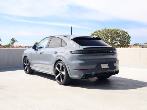 New 2026 Porsche Cayenne Turbo image 3