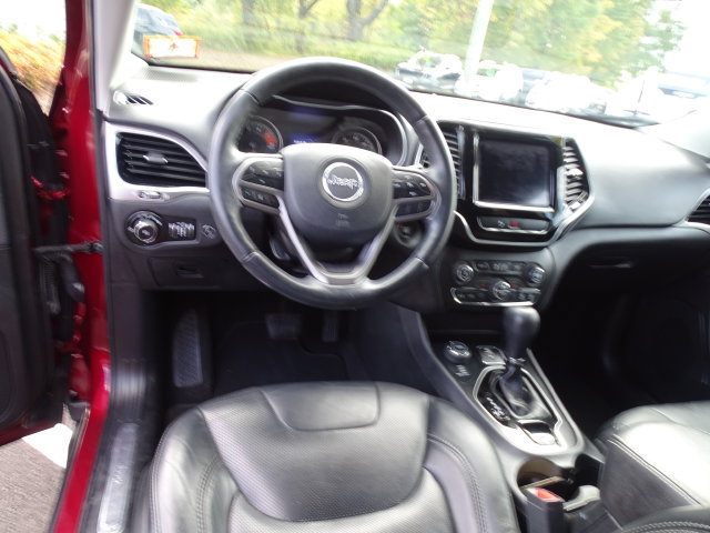 Used 2019 Jeep Cherokee Limited AWD/4WD image 6
