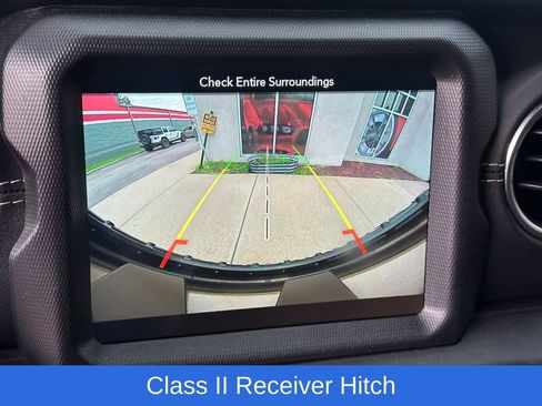 Used 2018 Jeep Wrangler Unlimited Sahara AWD/4WD image 12