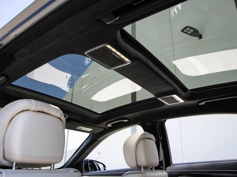 Used 2020 Mercedes-Benz S 560 Sedan image 40
