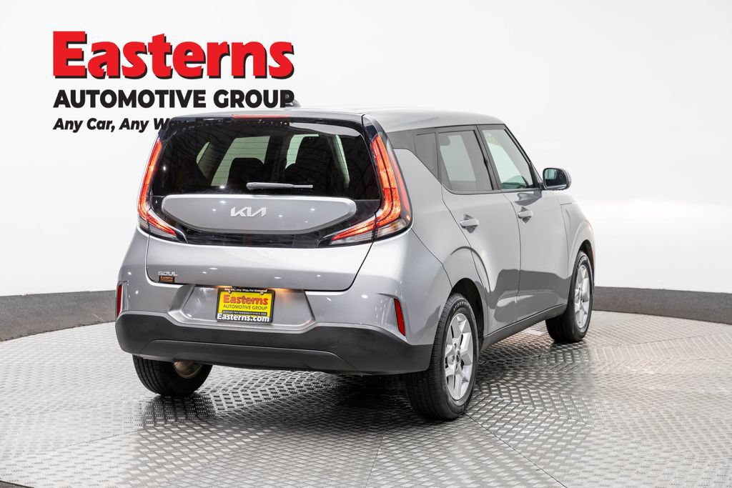 Used 2023 Kia Soul LX w/ Option Group 015 FWD image 7