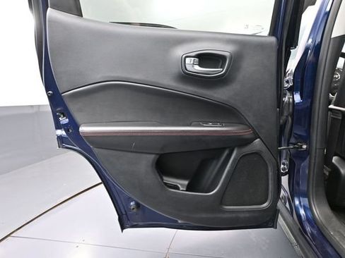 Used 2019 Jeep Compass Trailhawk AWD/4WD image 32
