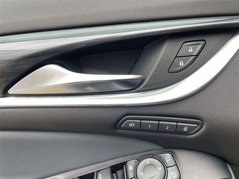 Used 2022 Buick Enclave Premium w/ Surround and Sites Package image 18