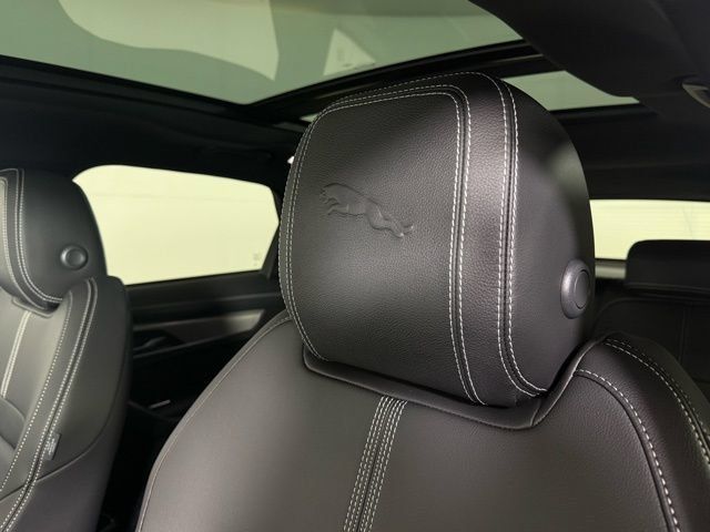 Used 2026 Jaguar F-PACE R-Dynamic S AWD/4WD image 32