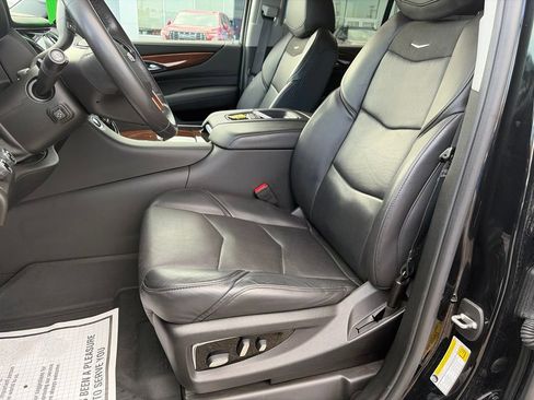 Used 2019 Cadillac Escalade Premium Luxury AWD/4WD image 9