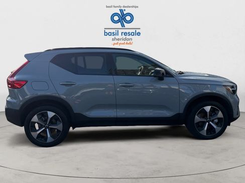 Used 2026 Volvo XC40 B5 Plus AWD/4WD image 6