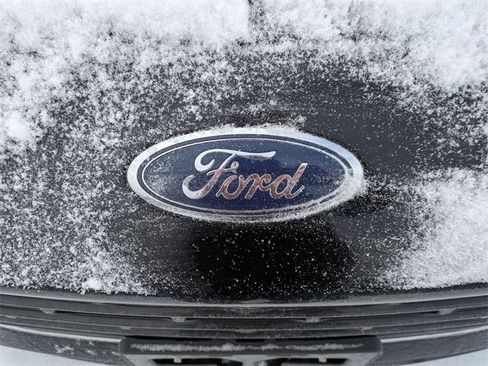 Certified 2022 Ford Escape SE w/ SE Sport Appearance Package image 9