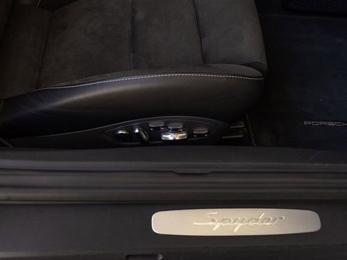 Used 2021 Porsche 718 Boxster Spyder RWD image 58