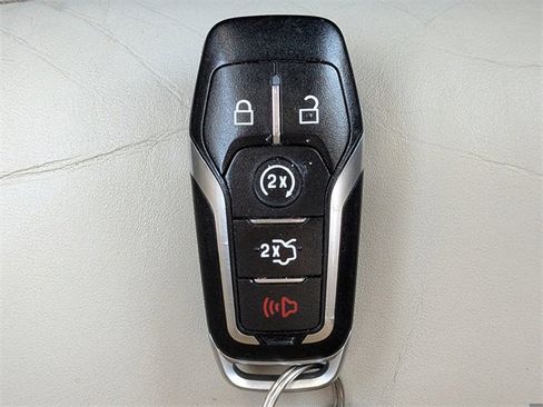 Used 2017 Ford Explorer Platinum image 38