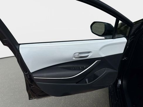 Used 2025 Toyota Corolla SE FWD image 16
