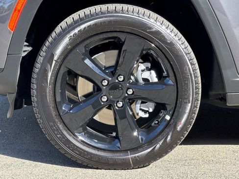 New 2025 Jeep Grand Cherokee L Limited w/ Black Appearance Package image 22