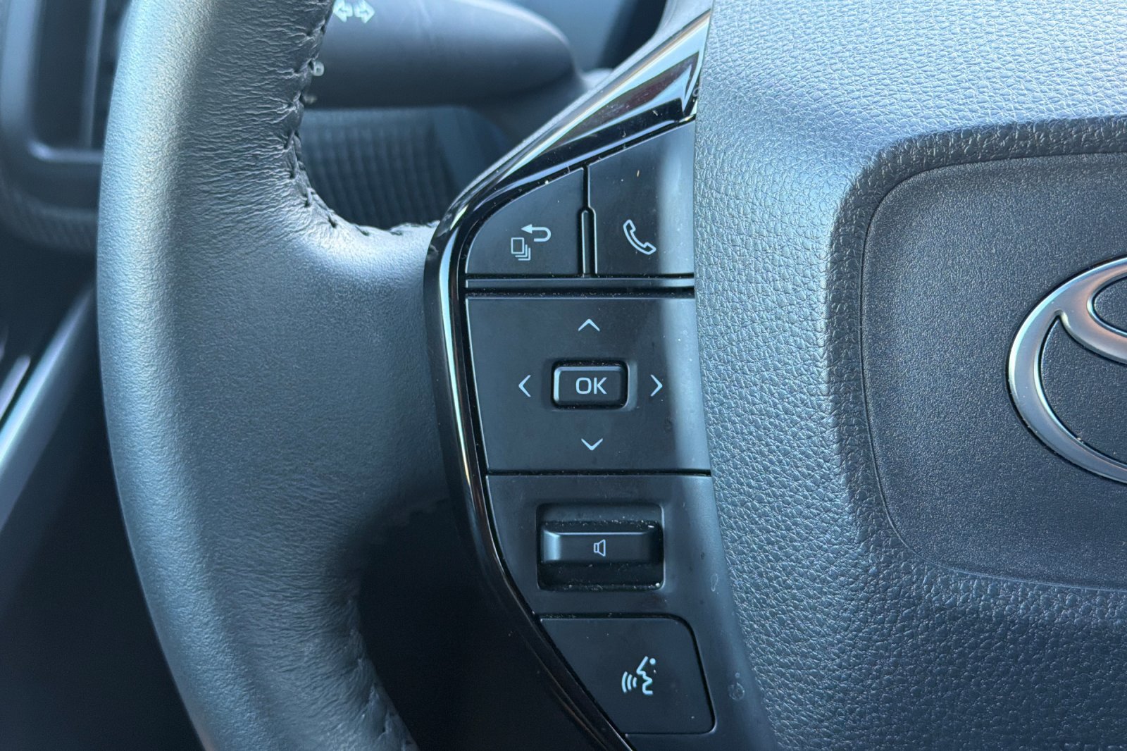 Used 2024 Toyota bZ4X AWD w/ Weather Package image 30