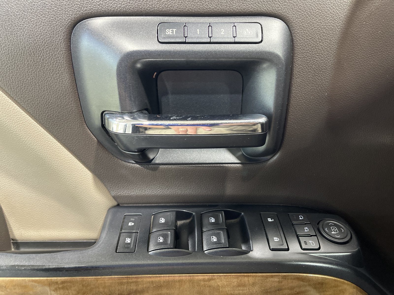 Used 2014 Chevrolet Silverado 1500 LTZ AWD/4WD image 28