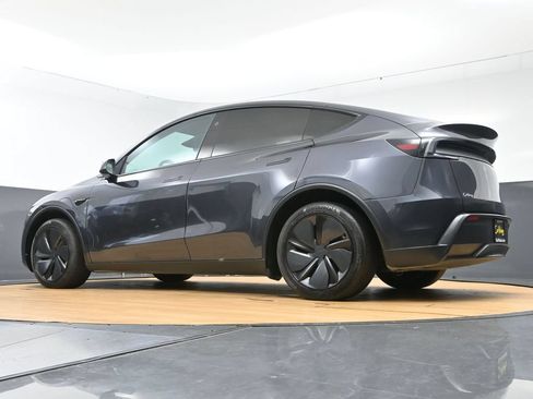 Used 2026 Tesla Model Y Long Range RWD image 47