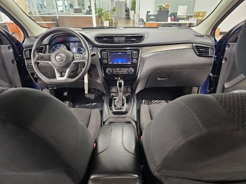 Used 2019 Nissan Rogue Sport S image 9