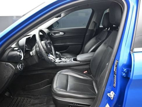 Used 2020 Alfa Romeo Giulia w/ Cold Weather Package RWD image 6
