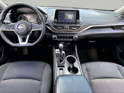 Used 2023 Nissan Altima 2.5 SV AWD/4WD image 9