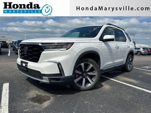 Used 2025 Honda Pilot Elite image 1