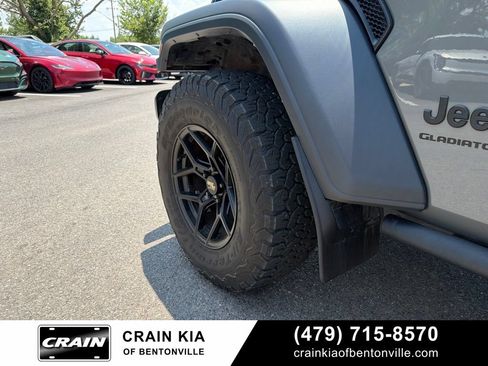 Used 2023 Jeep Gladiator Sport AWD/4WD image 10