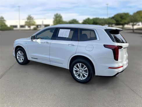 Certified 2024 Cadillac XT6 Luxury w/ LPO, Floor Liner Package image 4