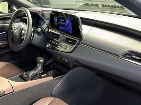 Certified 2023 Lexus ES 350 w/ Premium Package image 11