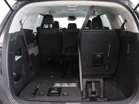 Used 2025 Kia Carnival FWD image 35