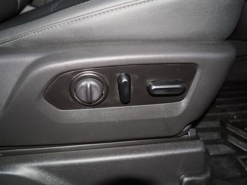 Used 2021 Chevrolet Silverado 2500 LTZ w/ LTZ Convenience Package image 23