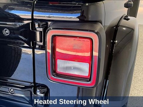 Used 2023 Jeep Wrangler Unlimited Sahara w/ Cold Weather Group AWD/4WD image 31