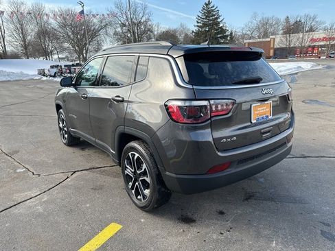 Certified 2022 Jeep Compass Limited image 5