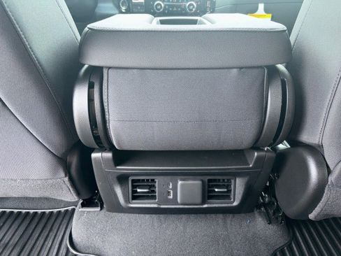 New 2025 GMC Sierra 1500 SLE w/ Preferred Package image 34