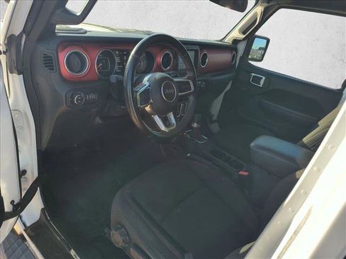 Used 2021 Jeep Gladiator Rubicon AWD/4WD image 9