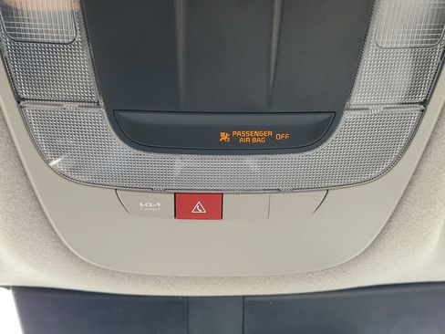Used 2023 Kia Niro EX FWD image 34