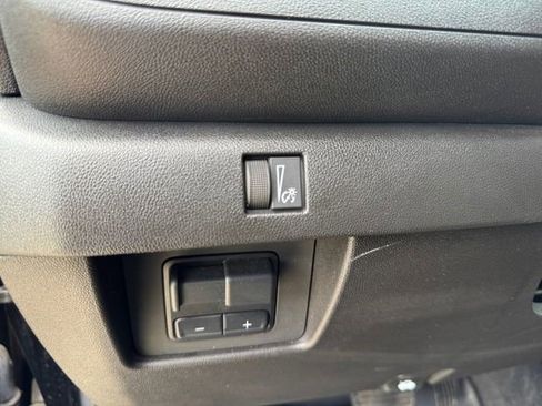 Certified 2025 Chevrolet Colorado Trail Boss AWD/4WD image 7